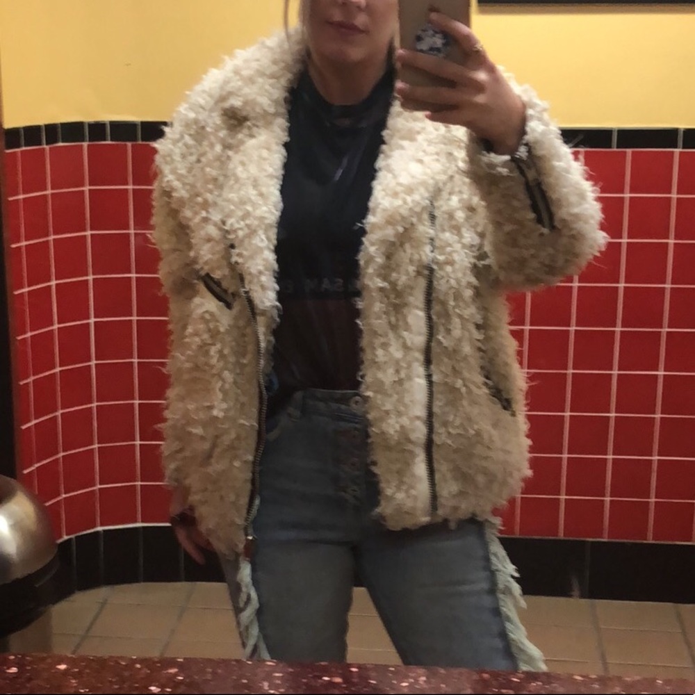 ❤️SOLD❤️UNIF x urban outfitters poodle moto coat - Picture 4 of 4